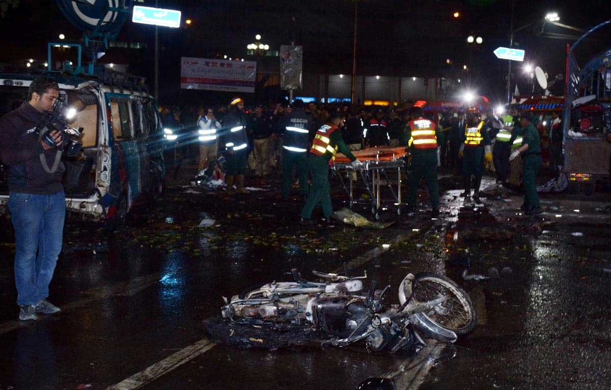 Suicide Blast Kills 13 Injures 86 In Lahore Pakistan