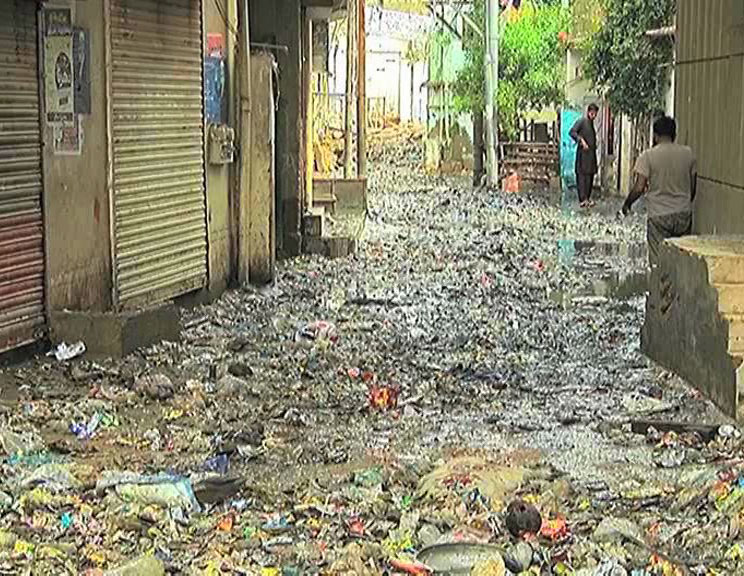 12 killed as heavy rain lashes Karachi