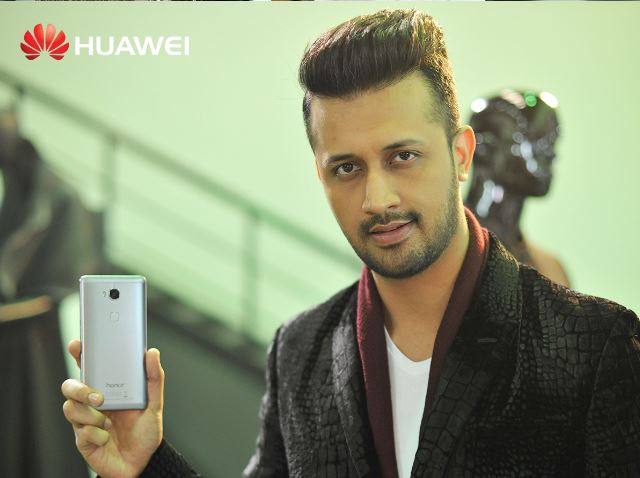 Huawei appoints Atif Aslam as brand ambassador - Entertainment - Dunya News