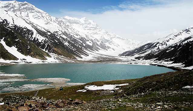 Tourists start reaching Naran Valley to beat summer heat - Pakistan - Dunya  News