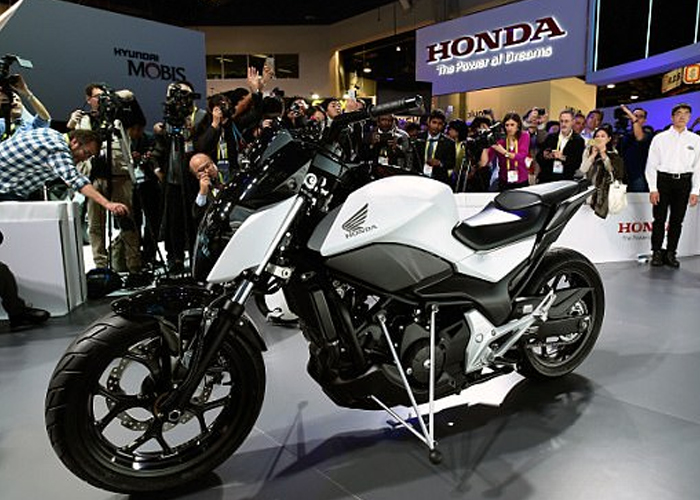 Honda shows off selfbalancing, electric bike Technology Dunya News
