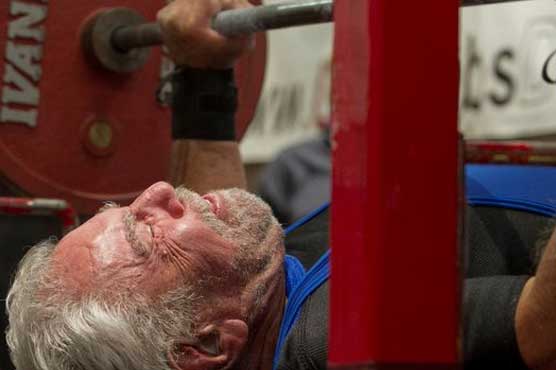 Dunya News Weirdnews 91 Year Old Us Man Sets Weightlifting Record