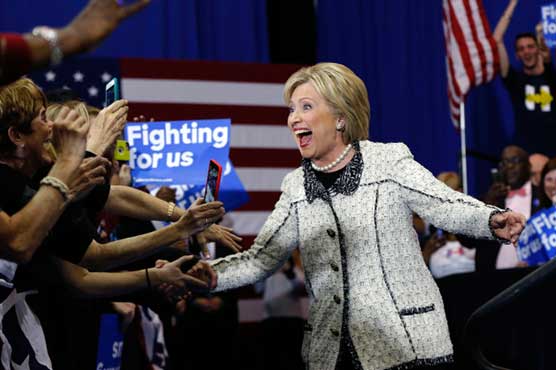 Clinton focuses on general, while Sanders sticks to script