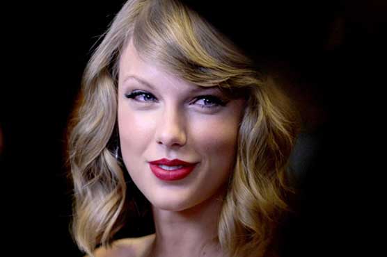 Taylor Swift Made a 'Generous' Donation to Mariska Hargitay's Joyful Heart Foundation