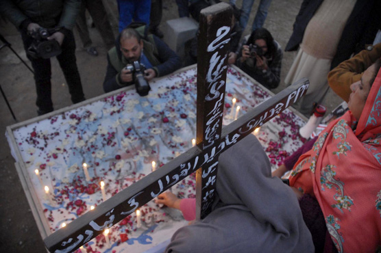 In pictures: Quetta church attack victims mourned