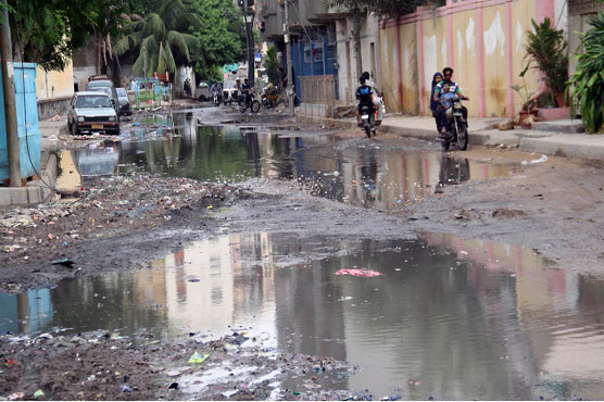 Karachiites in distress as roads remain in state of disrepair after rain
