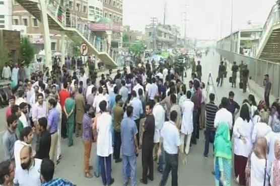 Lahore: Hospital OPDs closed as YDA on roads again