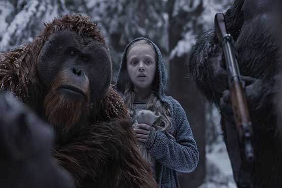 'Apes' swings to top of US box office