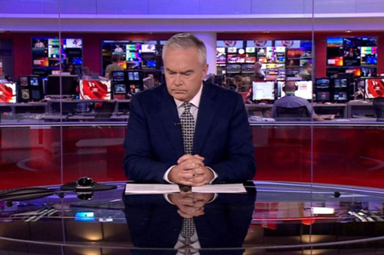 BBC News at Ten stops for four minutes over technical fault