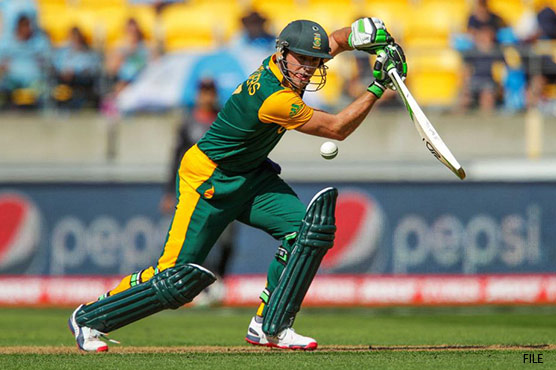 Curran strikes as De Villiers stars for South Africa
