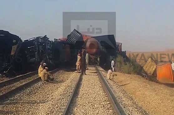 3 injured as two freight trains collide near Jamshoro