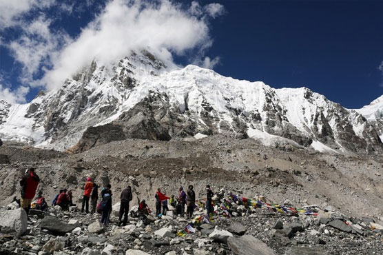 US climber dead, Indian missing on Everest
