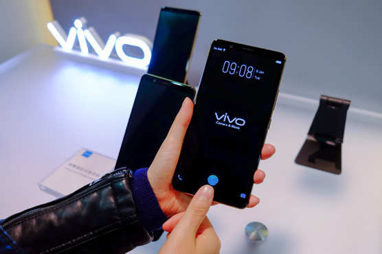The company recognised it as the first in-display fingerprint scanning smartphone at CES 2018