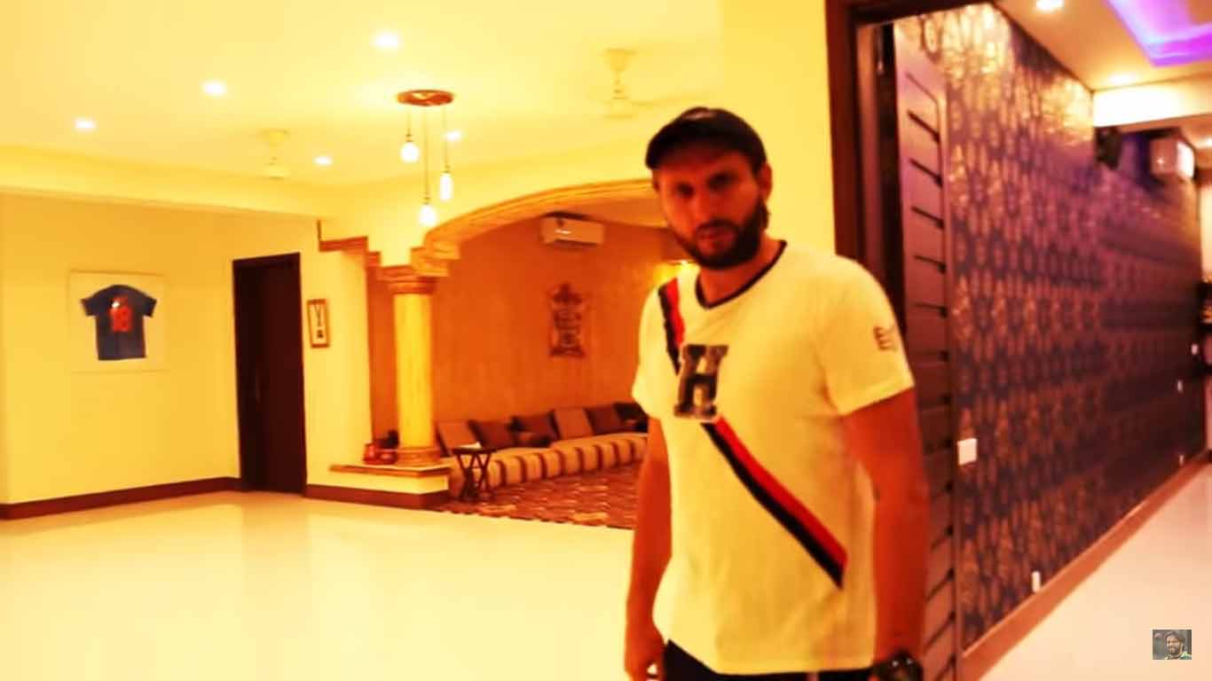 Boom Boom Afridi Gives Fans A Visit Of His Lavish House Cricket Dunya News