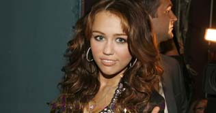 Twilight, Miley Cyrus Dominate Teen Choice Awards