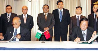 Pakistan, China sign MOU to cooperate in fish farming 