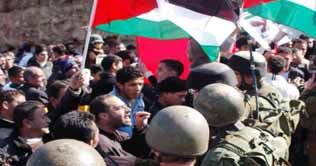 Soldiers protest over salary raise in S Africa  