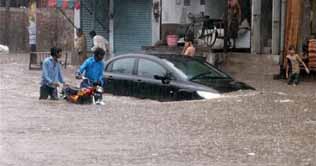 Countrywide downpours continue, five killed in Karachi 