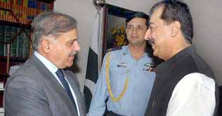 Gilani hails Shahbaz for consensus on NFC award 