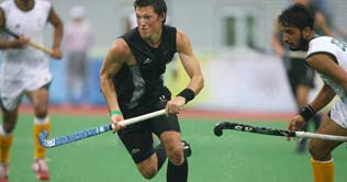 NZ beat Pakistan to claim Champions Trophy spot