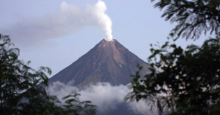 More lava flows from Mayon