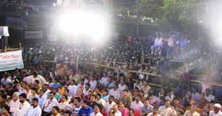 8 killed in Gujarat temple stampede