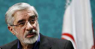 Mousavis car attacked in Qum 