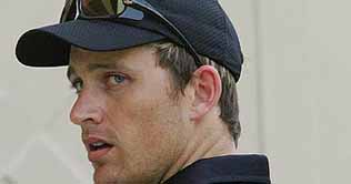 Bond quits Test cricket