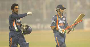India beats Sri Lanka by 7 wickets in 4th ODI