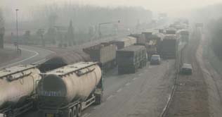 Dense fog leaves 4 dead in traffic accidents