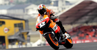 Spain's Pedrosa holds off Rossi to capture MotoGP