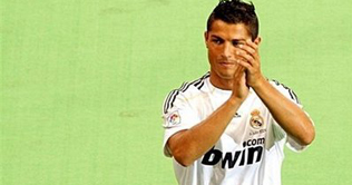 Record crowd welcomes Ronaldo to Real Madrid