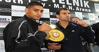 Amir Khan wins WBA light-welterweight title