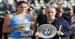 Safina rolls on to French Open final