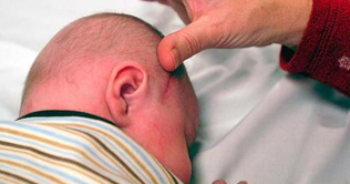 Peruvian doctors remove 3 kgs of tumors from baby