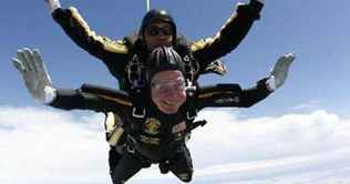 US ex-president Bush celebrates 85th with skydive