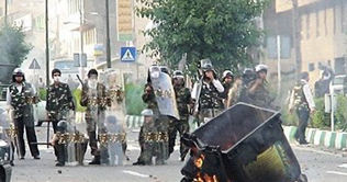 We'll crush dissent, Iran's Revolutionary Guards warn