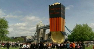 Popcorn showers near London bridge