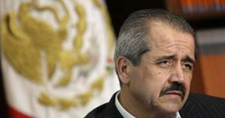 Mexico: Thousands of people protest against Health Minister