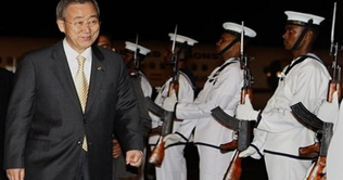 UN chief visits Sri Lanka war refugees