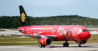 Manchester United reach rome for UEFA final