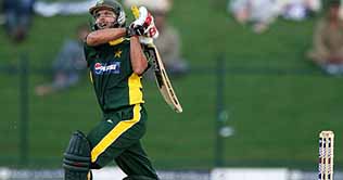 Pakistan demolish New Zealand by 138 runs