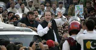 Elected government should complete tenure: Nawaz Sharif 