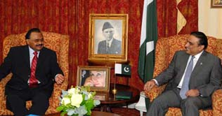 Altaf Hussain rings President Zardari, discusses current scenario