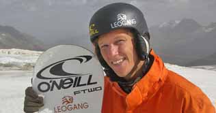 Gimpl wins World Cup big air event on Barcelona ramp