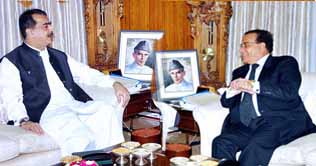PM meets Governor Taseer 