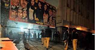 Theaters told to close down by 1:00 am 