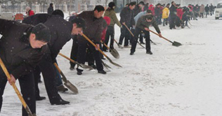 Relief activities underway after heavy snow storms in China