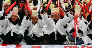 South Korean farmers protest against free trade with US