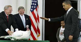 Obama spares life of Courage the turkey